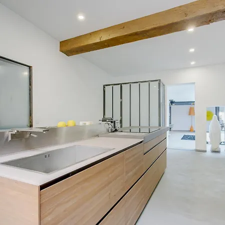 Atypique 200m2 Au Calme Et Confort Appartamento