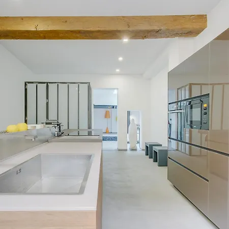 Atypique 200m2 Au Calme Et Confort Appartamento