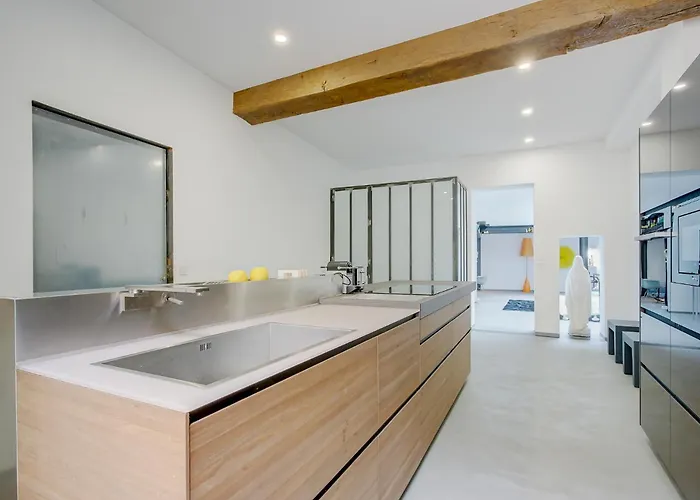 Atypique 200m2 Au Calme Et Confort Apartamento